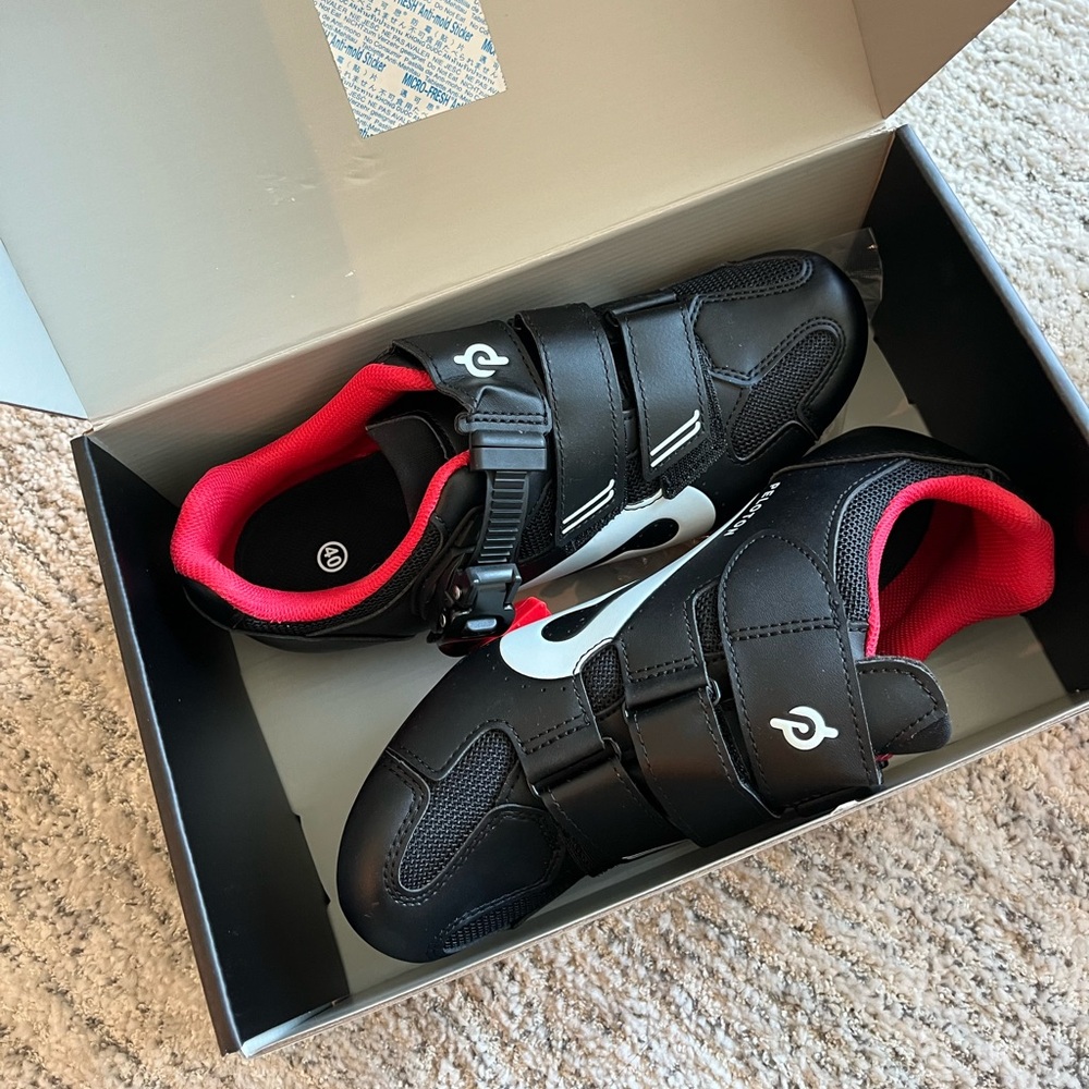 BRAND NEW Peleton Cycle Shoes (Size US 9)